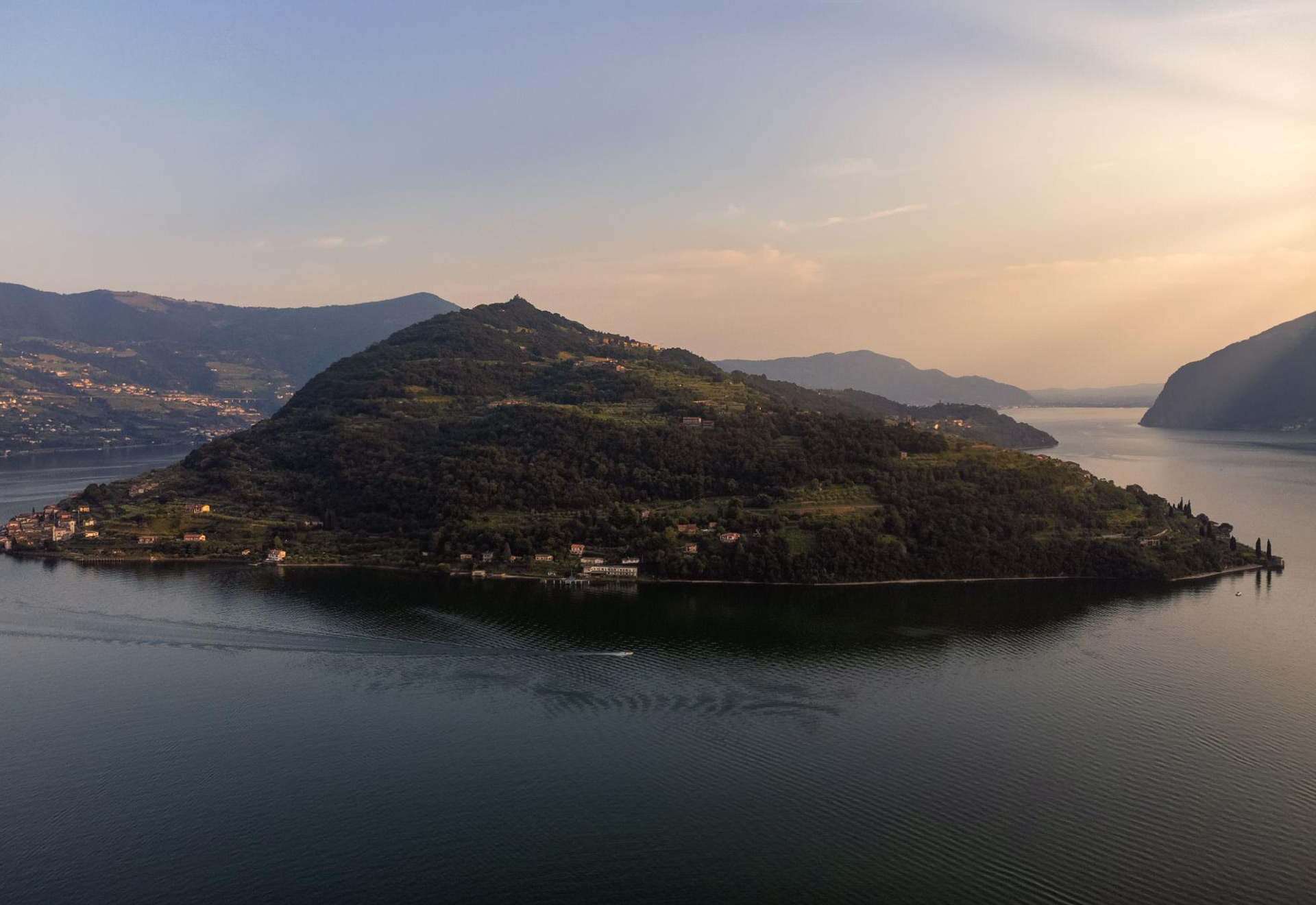 monte isola lago iseo monte isola lago iseo
